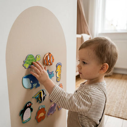Magnetic wall organization system for children